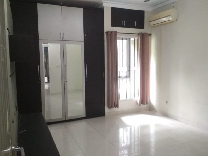 Rumah disewakan di Meadow Green Lippo Cikarang